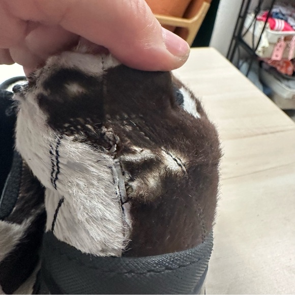 Donald J Pliner Cowhide Lug sole shoes - Picture 5 of 13